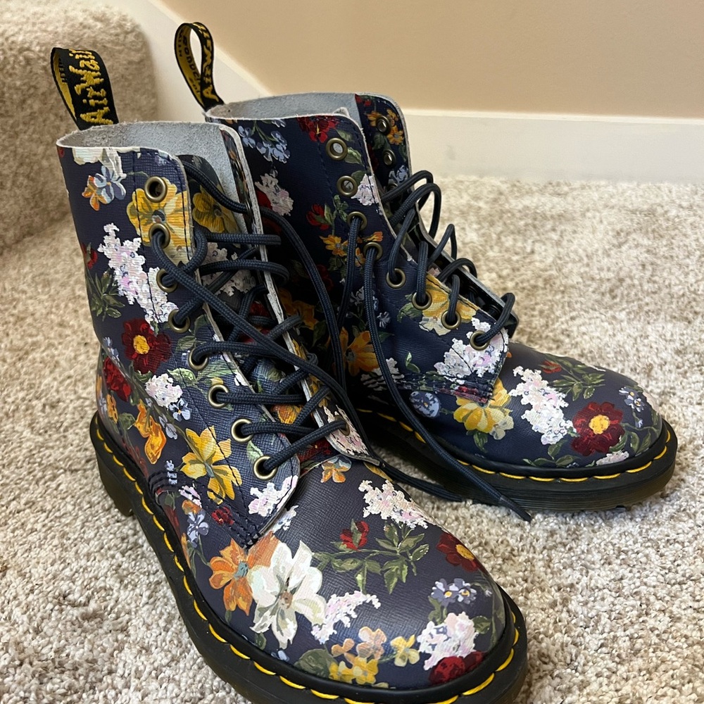 Dr. Martins women’s floral boots